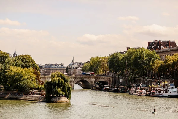 パリのセーヌ川 — ストック写真