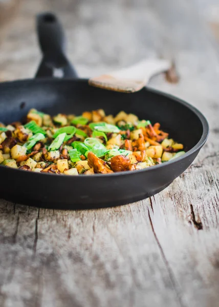 Preparación Comida Vegana Coloridas Zanahorias Patatas Listas Para Horno — Foto de Stock