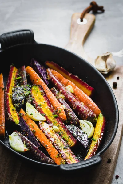 Preparing Vegan Meal Colorful Carrots Potatoes Ready Oven — Stock Photo, Image