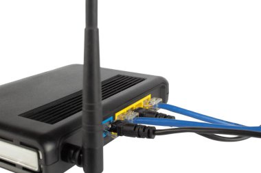 WI-FI yönlendirici, bağlı kabloları olan arka panel.