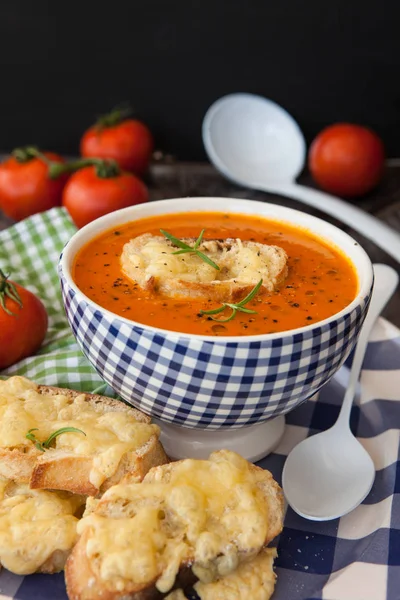 Soupe Tomates Copieux Romarin Tranches Baguette Fromage — Photo