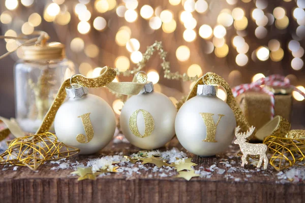Feestelijke Decoratie Met Kerstballen Voor Vrolijke Lampjes — Stockfoto