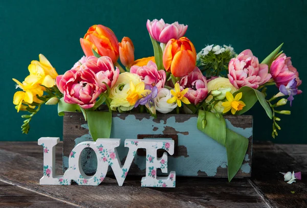 Little Bouquet Made Bright Cheerful Spring Flowers — Stock Photo, Image