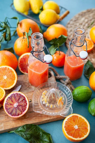 Fresh Pressed Juice Bloodoranges Tangerines Lemons — Stock Photo, Image