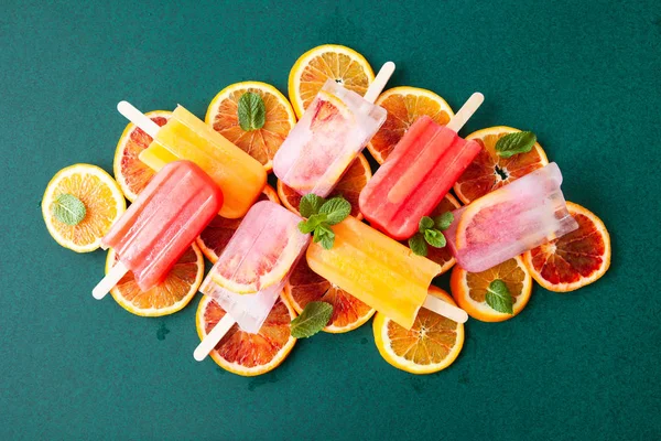 Frozen popsicles with fruits — Stock Photo, Image