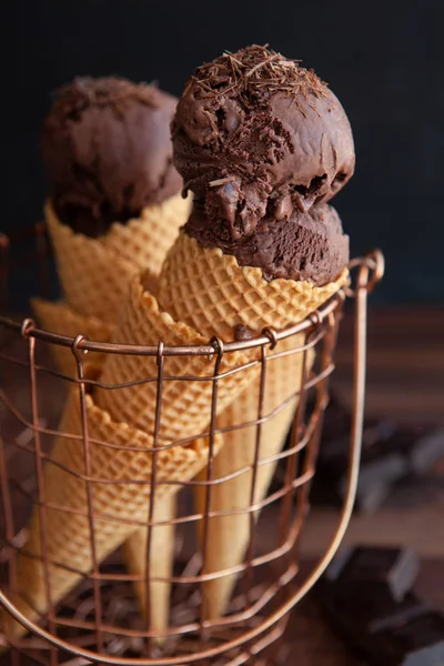 Waffle cones with ice cream — Stock Photo, Image