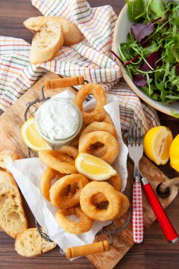 Çıtır pane kalamar halkaları