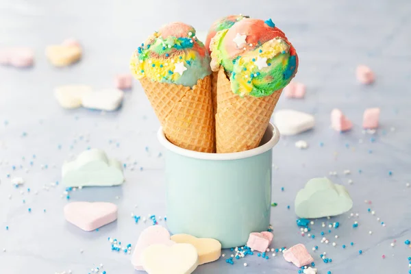 Helado en colores arco iris — Foto de Stock