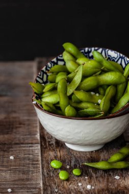 Taze yeşil edamame