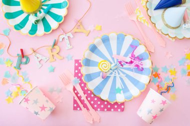 Bir parti için renkli süslemeleri 