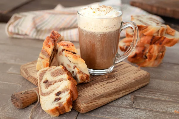 Mug of hot chocolate / coffee — Stock Photo, Image