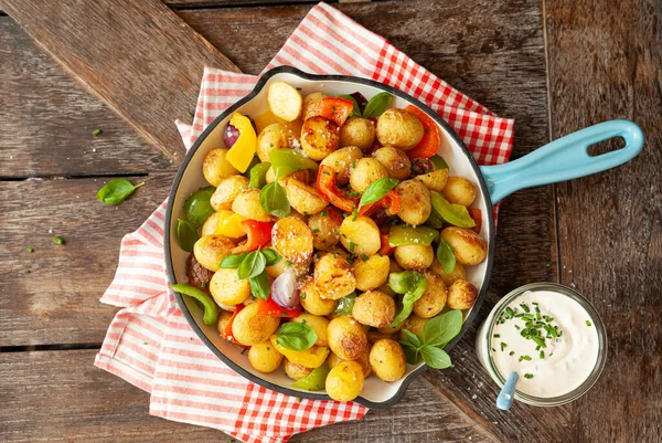 Patate Forno Con Peperoni Padella Ghisa — Foto Stock