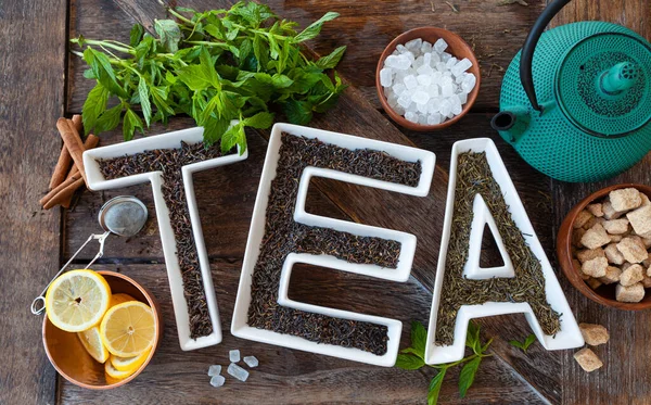 Making Delicious Tea Fresh Mint Leaves Sugar Cubes — Stock Photo, Image