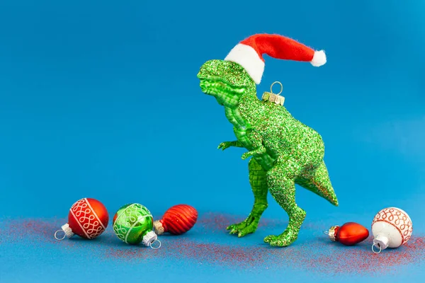 Kitschy Rex Adornos Navidad Para Las Fiestas Sombrero Santa —  Fotos de Stock