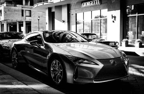 Lexus LC 500 siyah & beyaz