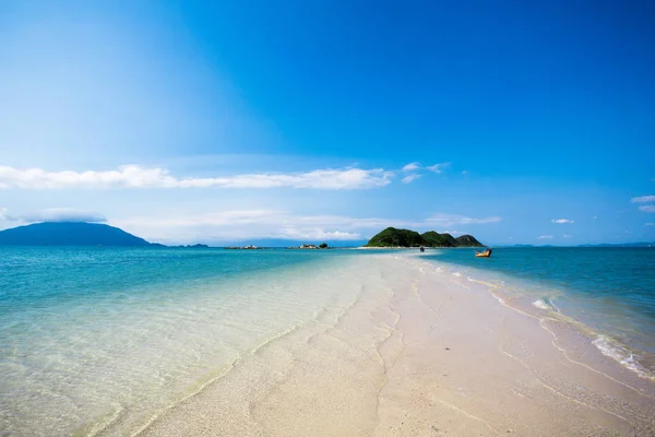 Ήσυχη Παραλία Στον Ουρανό Nha Trang Βιετνάμ — Φωτογραφία Αρχείου