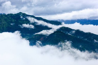 Dağ ve bulut içinde Sapa - ünlü seyahat Vietnam