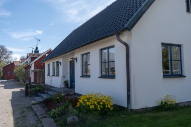 Küçük bir İsveç kasabası olan Trosa 'da tipik köy evleri. İsveç 'in kırsal kesimi.