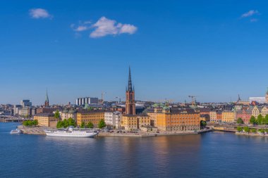 Sodermalm bölgesinden Stockholm manzarası. Eski şehrin Panoraması (Gamla Stan).