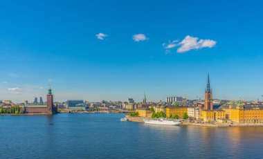 Sodermalm bölgesinden Stockholm manzarası. Eski şehrin Panoraması (Gamla Stan).