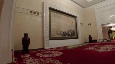 Pekin, Çin-Haziran 2019: Insanların büyük salonunda geleneksel Çin boyama