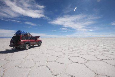 Salar de Uyuni, Bolivya'nın güneybatısında And Lar arasında