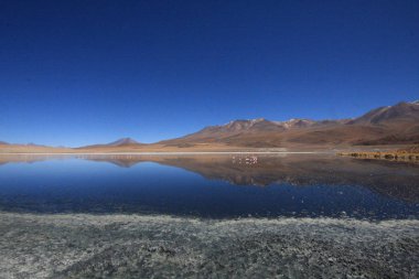 Salar de Uyuni, Bolivya'nın güneybatısında And Lar arasında