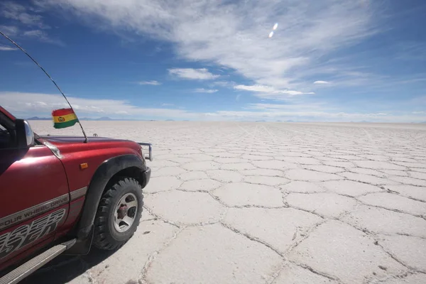 Salar de Uyuni, Bolivya'nın güneybatısında And Lar arasında