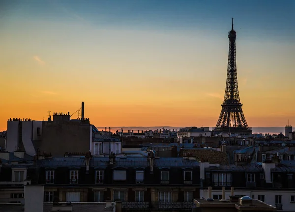 Vue sur Paris depuis les toits, en France — Photo