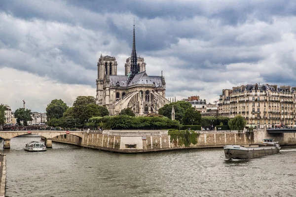 Notre de Dame de Paris kathedraal in Frankrijk — Stockfoto