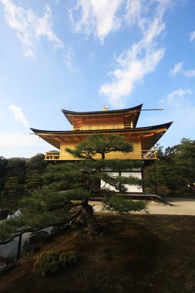 Kinkaku Ji gyllene paviljong i Kyoto Japan — Stockfoto