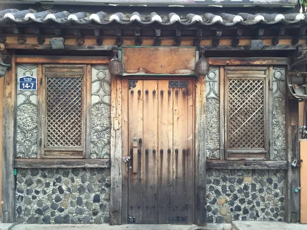 Θέα στην πόλη της Σεούλ, δρόμοι και ναοί στη Νότια Κορέα — Φωτογραφία Αρχείου