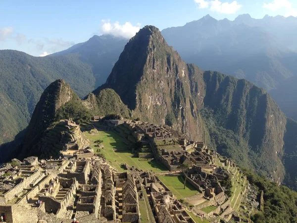 Ακρόπολη Μάτσου Πίτσου Incan στην οροσειρά των Άνδεων στο Περού — Φωτογραφία Αρχείου