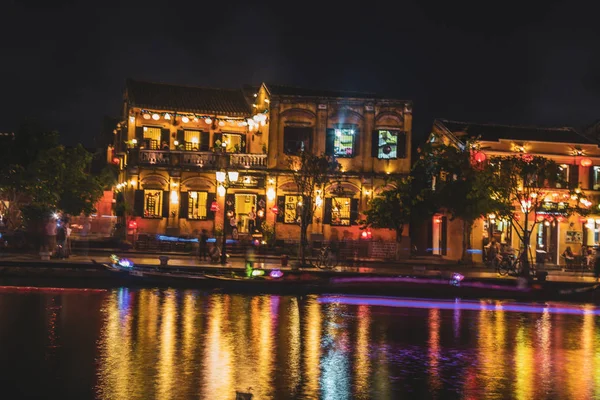 Palais impérial de teinte et tombes royales au Vietnam — Photo