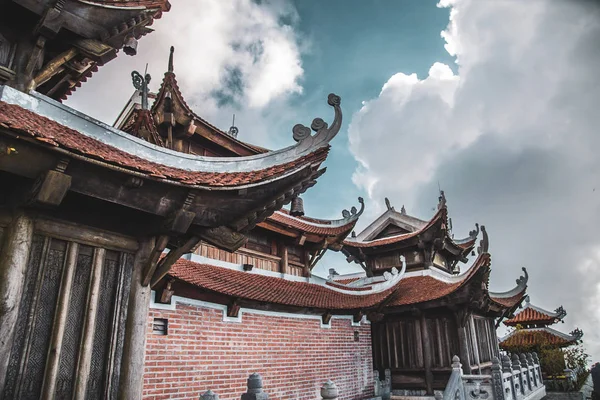 Französisches Dorf und chinesische Tempel Bana Hügel, in Sonnenwelt, danang, Zentral-Vietnam — Stockfoto