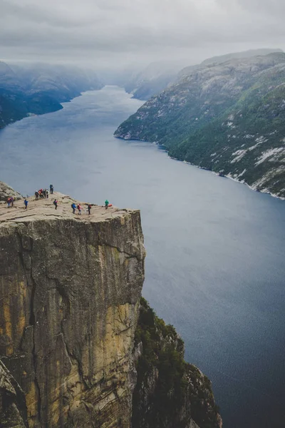 Vistas da rocha púlpito em Stavenger, na Noruega — Fotografia de Stock