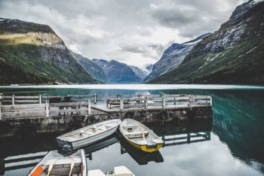 Norveç'te Geiranger çevresinde Lovatnet Gölü manzarası