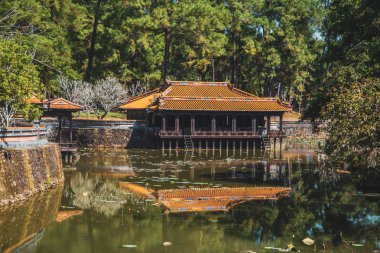 Hue imparatorluk sarayı ve Vietnam Kraliyet Mezarları