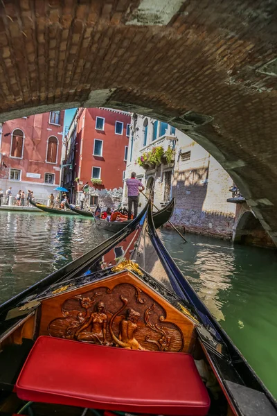 Vue sur les rues et les canaux de Venise Italie — Photo