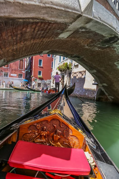 Vue sur les rues et les canaux de Venise Italie — Photo