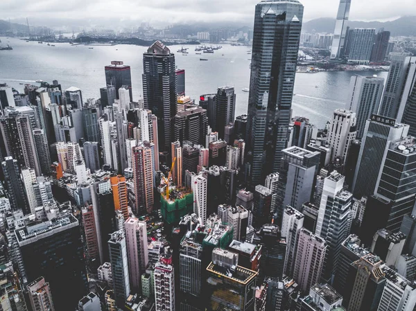 Hong Kong ciudad desde arriba, antenas vistas a la ciudad —  Fotos de Stock