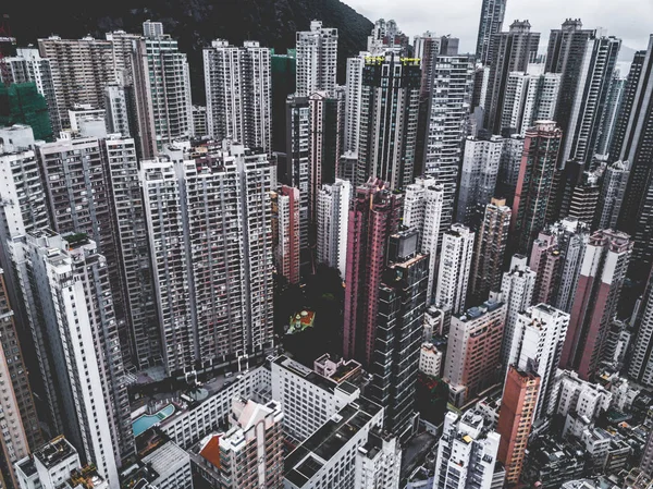 Hong Kong ciudad desde arriba, antenas vistas a la ciudad —  Fotos de Stock