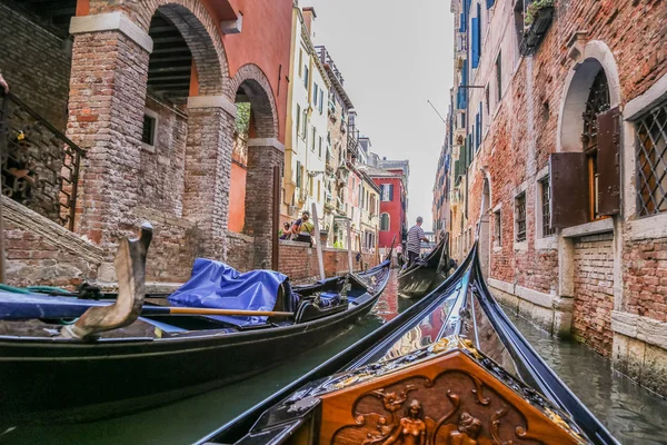 Vue sur les rues et les canaux de Venise Italie — Photo