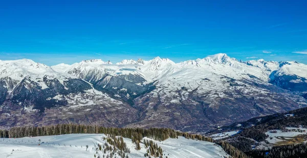 Fransız Alpleri'nde yukarıdan La Plagne — Stok fotoğraf