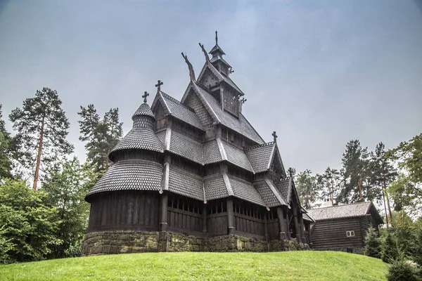 Stave kyrka i Oslo Folkemuseum i Norge — Stockfoto