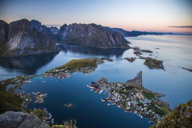 Norveç'te Lofoten adalarında Reine manzarası