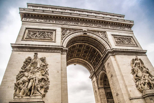 El Arco del Triunfo en París en Francia —  Fotos de Stock