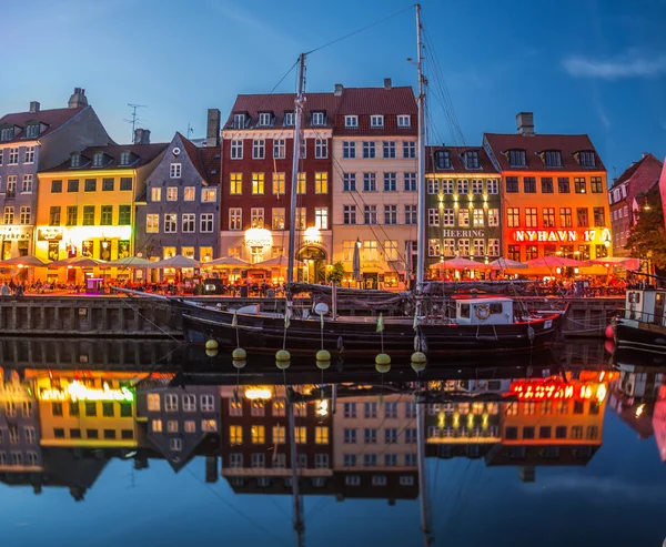 Copenhague ciudad y canal Nyhavn en Dinamarca — Foto de Stock