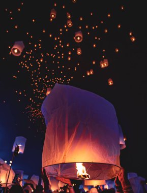 Fenerler festivali, Tayland Chiang Mai Yee Peng ve Loy Khratong
