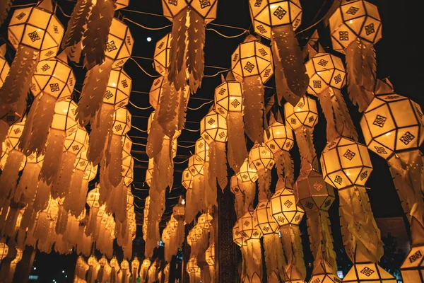 Lanterns Festival, Yee Peng och Loy Khratong i Chiang Mai i Thailand — Stockfoto